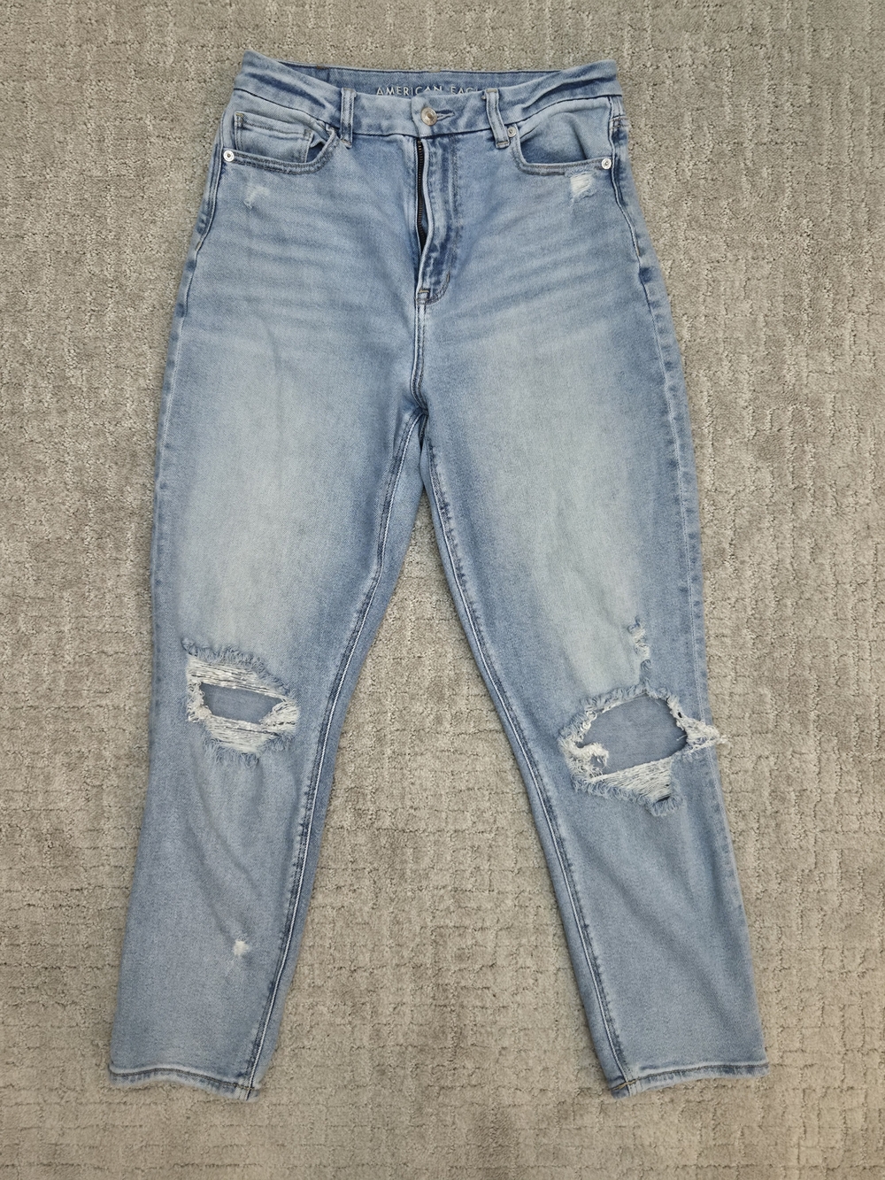 American Eagle High-Waisted Distressed Mom Jeans Light Wash Womens Size 8
